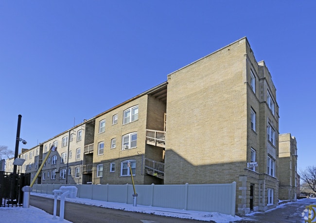 Building Photo - Wooded Isle Apartments
