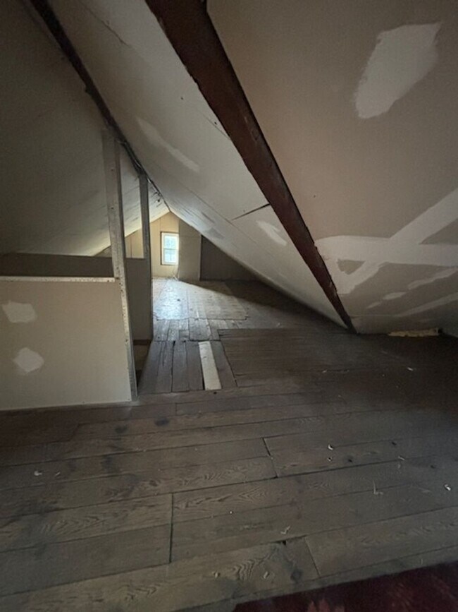 Building Photo - 3 Bedroom 1.5 Bathroom Available in Manheim!