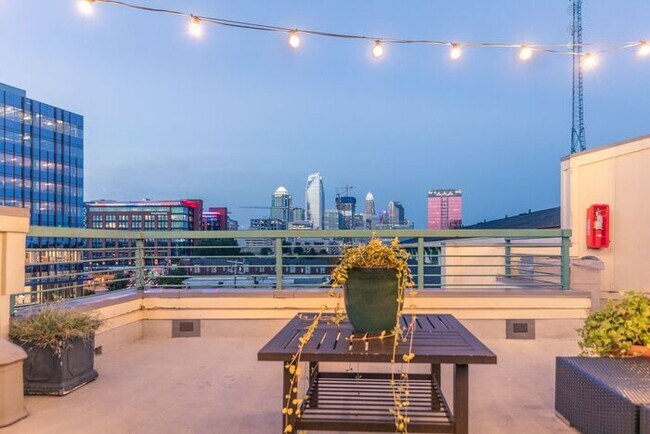 Building Photo - 115 E Park Avenue UNIT 419
