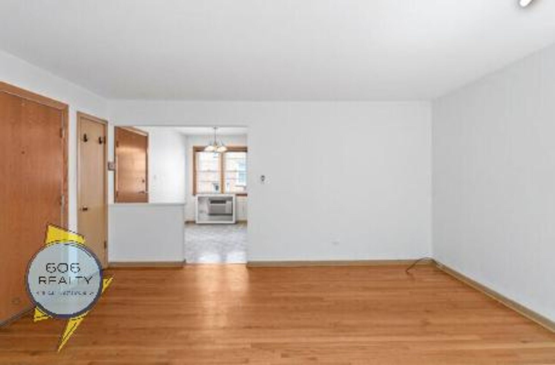 Building Photo - 9451 Maple Dr