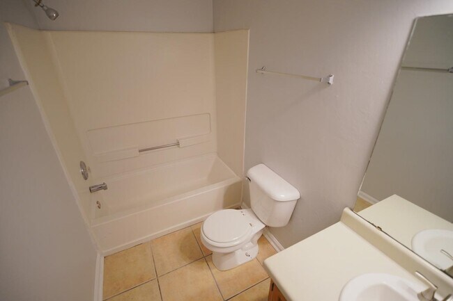 Building Photo - 2446 Talco Hills Dr