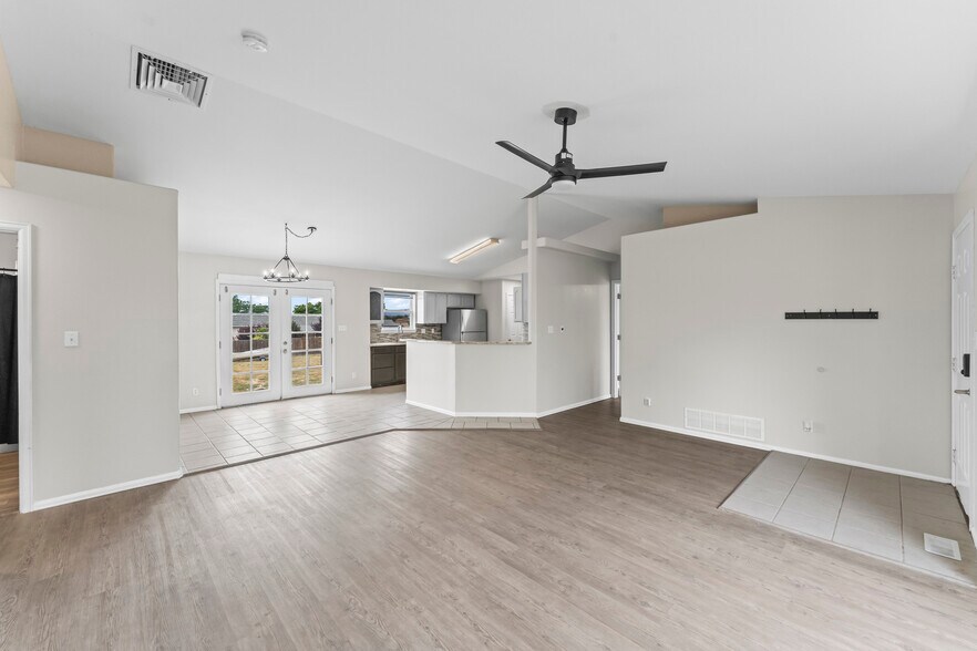 Building Photo - 133 S Spaulding Ave