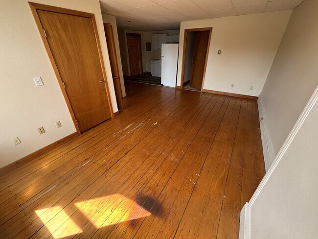 Building Photo - Sun-Drenched & Spacious 1BR Apartment in South Berwick