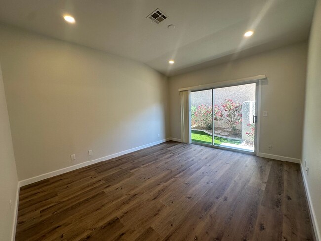 Building Photo - STUNNING DESERT SHORES MINUTES FROM THE LA...