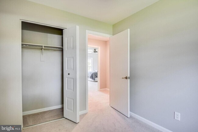Building Photo - 5415 Helm Ct