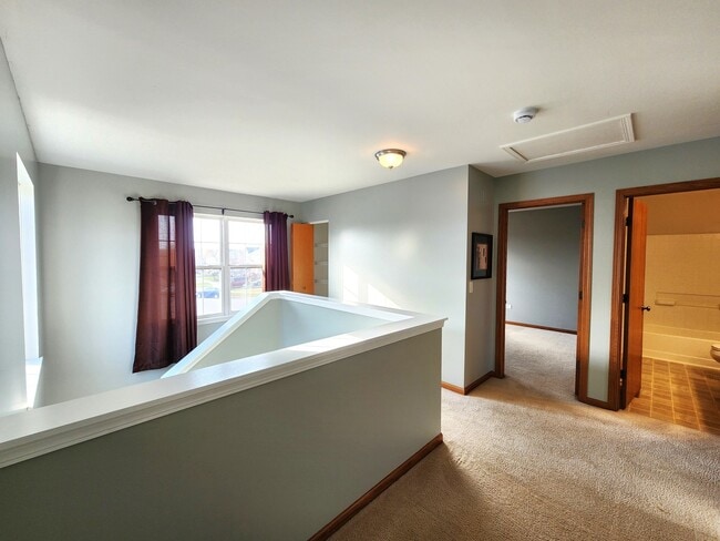 Building Photo - 2552 Cesario Dr