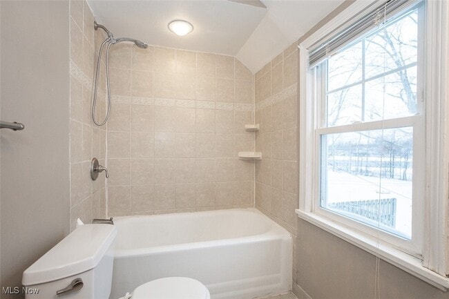 Building Photo - 1718 Maywood Rd