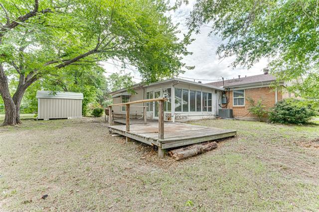 Building Photo - 1411 Skyline Dr