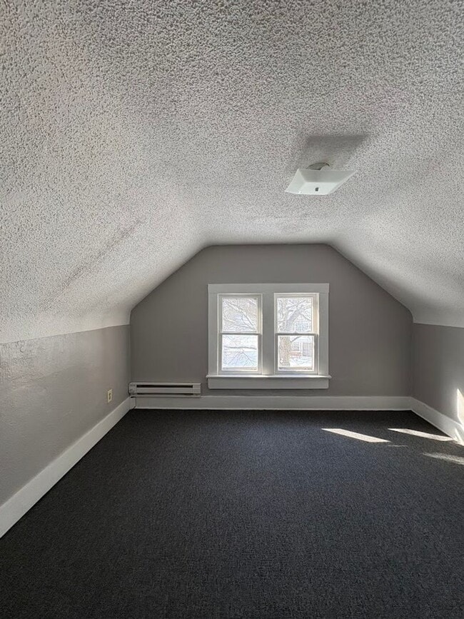 Building Photo - 729 Mallison Ave