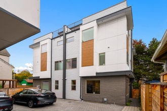 Building Photo - 823 NE 70th St