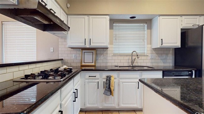 Building Photo - 14919 Forest Trails Dr