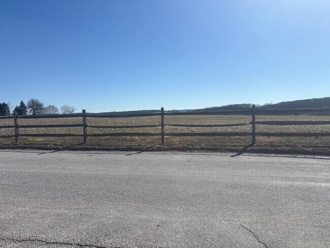 Building Photo - 3 Bedroom 1 Bath Loganville Dallastown SD