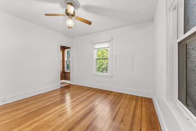 Building Photo - 31 Cameron Ave