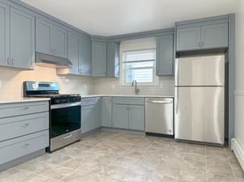 Building Photo - 76 Front St