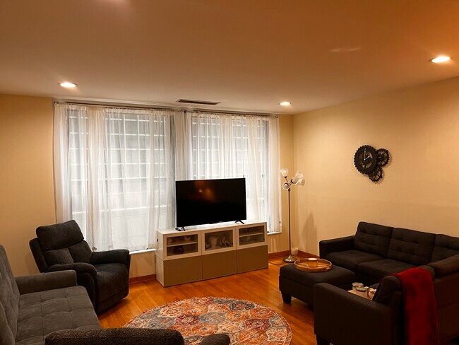 Building Photo - 431 S Dearborn St