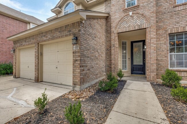 Building Photo - Charming 3 Bedroom 2.5 Baths located in Fall Creek!