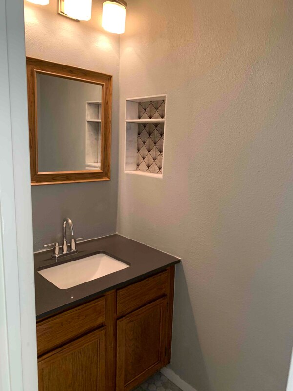 Building Photo - 11901 Swearingen Dr