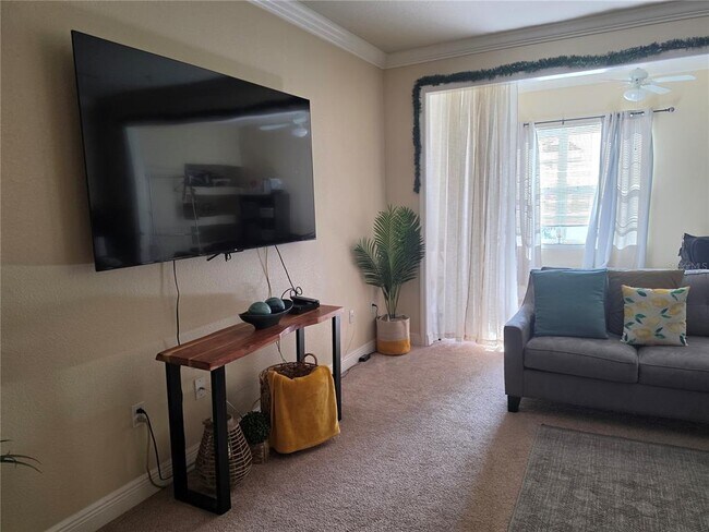 Building Photo - 1300 Eastern Pecan Pl