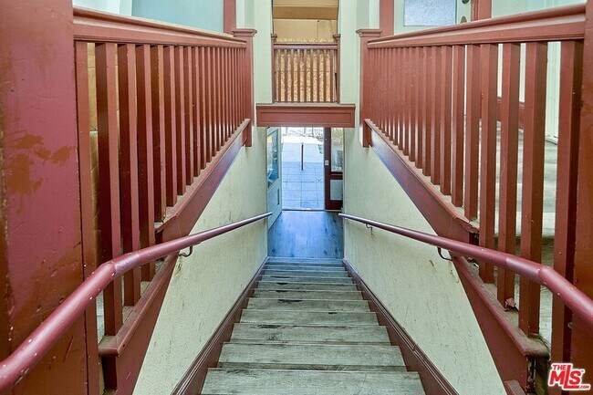 Building Photo - 1347 Valencia St
