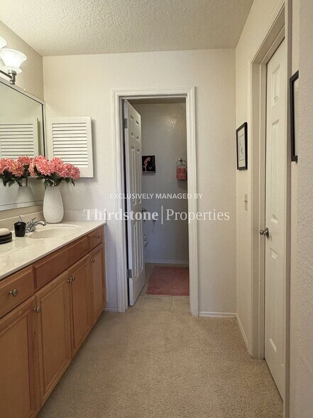 Building Photo - 11 Arbor Club Dr