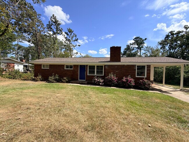 Building Photo - 416 Martha Ln