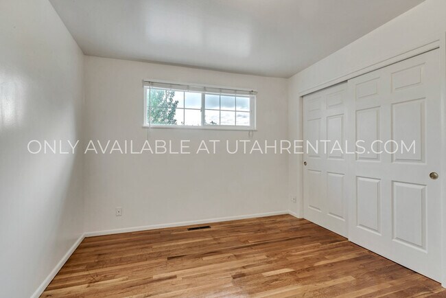 Building Photo - 4270 S Monarch Way