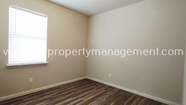 Building Photo - 333 Cedar Crk Dr