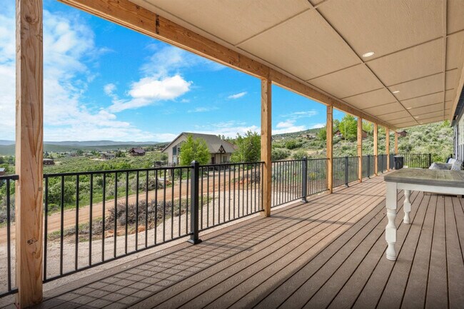 Building Photo - 421 Bluegrass Way