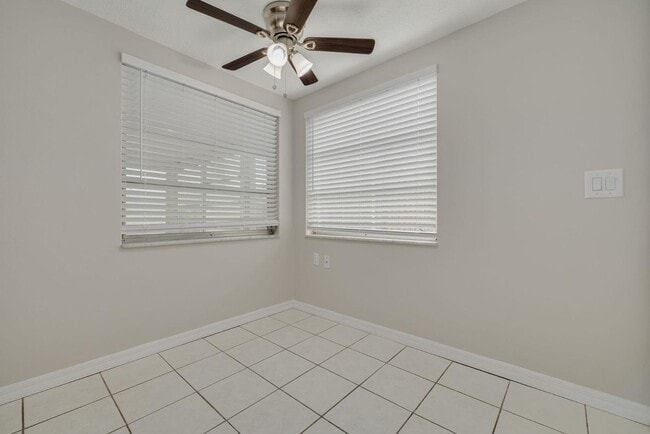 Building Photo - 5135 Cardiff Dr