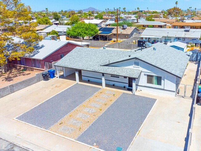 Building Photo - 1510 W 7th Dr