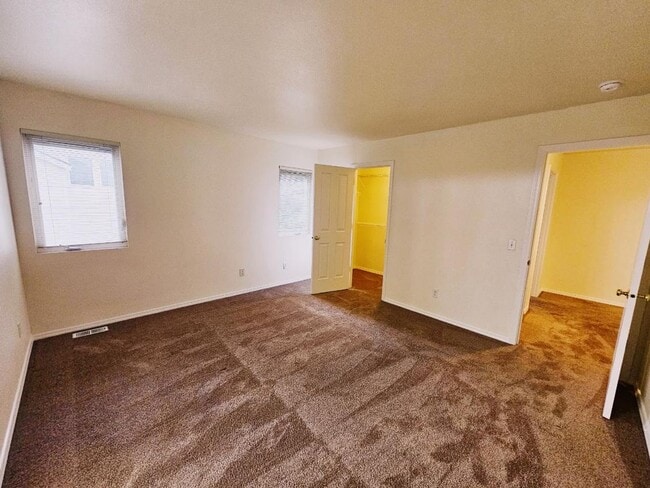 Building Photo - 3 Bed + Bonus Room 2.5 Bath Home Snohomish