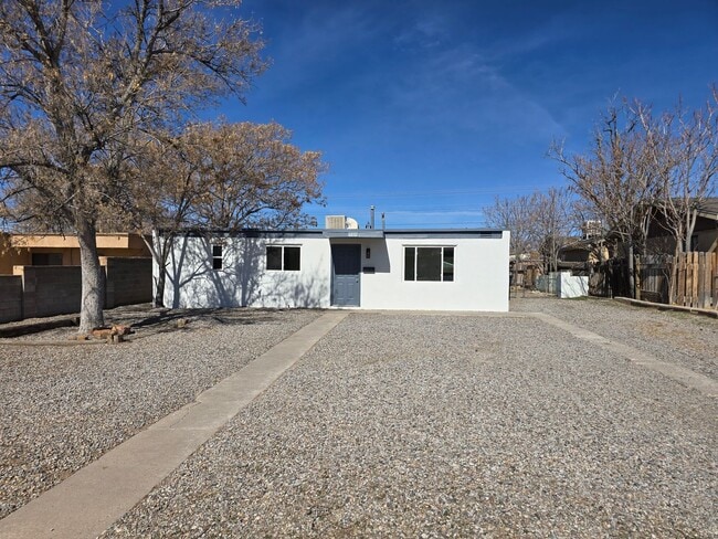 Building Photo - 4811 Comanche Rd NE