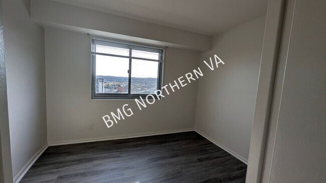 Building Photo - 5340 Holmes Run Pkwy