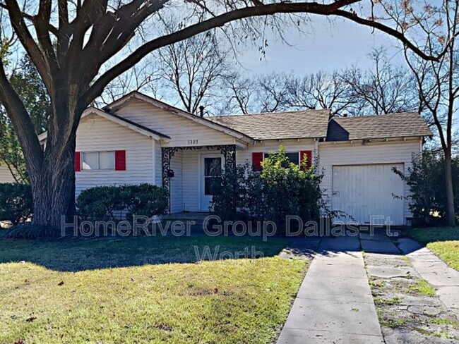 Building Photo - 1303 Casa Vale Dr