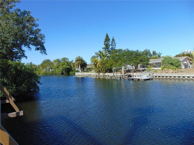 Building Photo - 9005 Tudor Dr