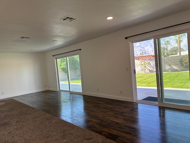 Building Photo - 27131 Shadowcrest Ln