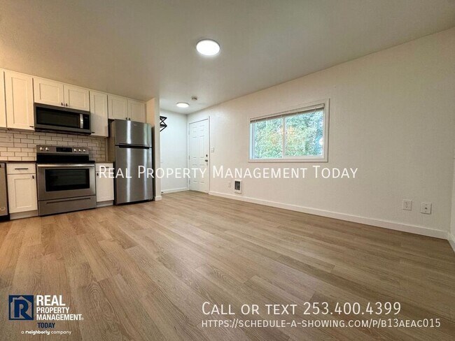 Building Photo - 7619 Douglas St W