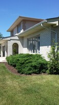 Building Photo - 13145 Meadowlark Dr