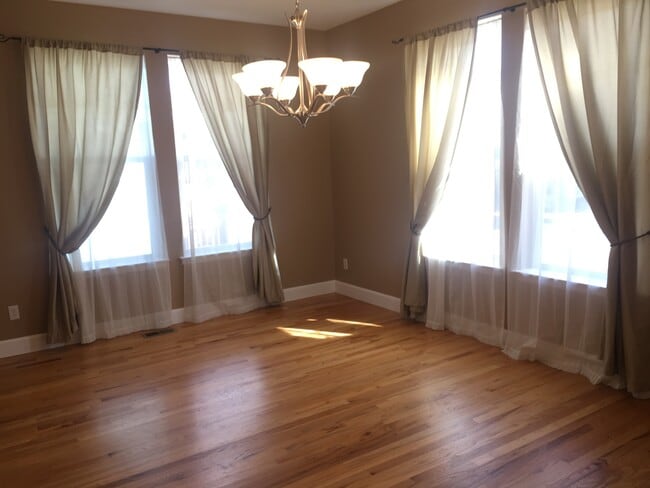 Building Photo - Gorgeous Stapleton Townhome!