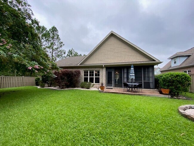 Building Photo - Beautiful Fully Furnished 3 bed 2 bath hom...