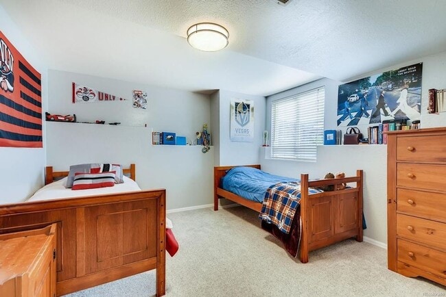 Building Photo - 5530 E 130th Dr