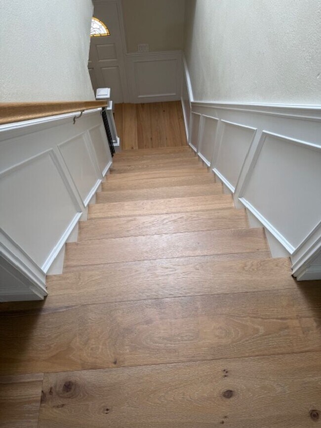 Building Photo - Stunning 5-Bed. 2.5 bath Home in the Heart of Pleasanton Meadows, Community Pool