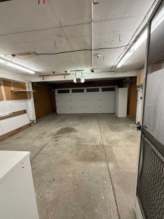 Building Photo - 290 Riverwood Cir