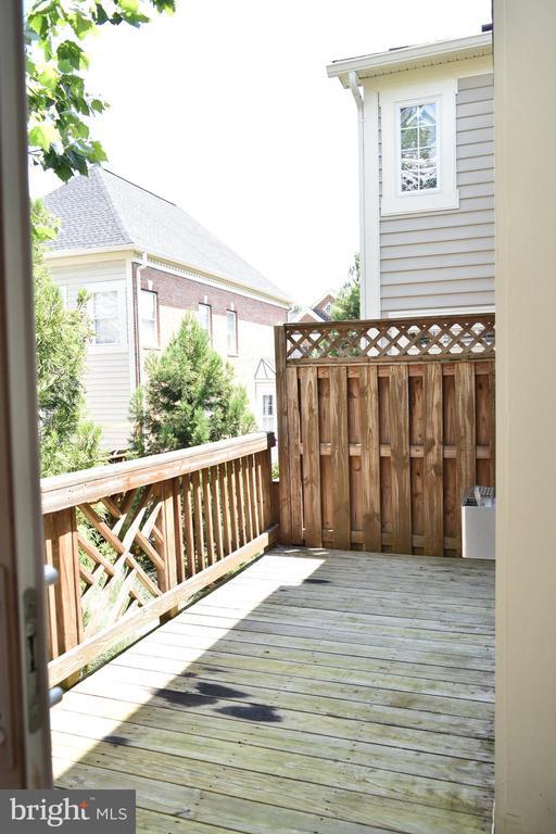 Building Photo - 20387 Fallsway Terrace