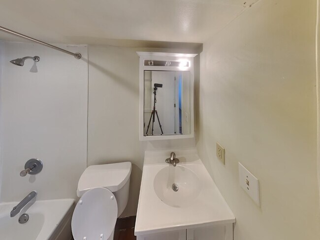 Building Photo - 31 Chittenden Ave