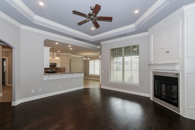 Building Photo - Gorgeous 3 bed/3 bath home in great Bentonville neighborhood