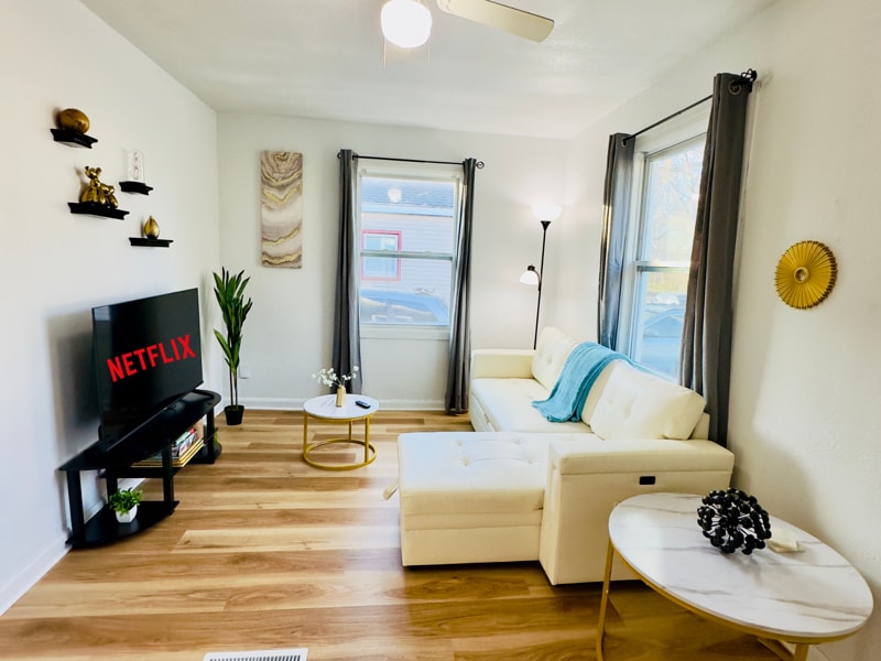 Building Photo - 1316 Whiting St SW