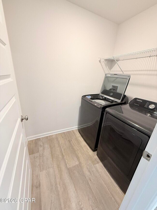 Building Photo - 7245 Ellie B Dr