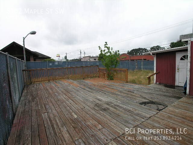Building Photo - 8102 Maple St SW