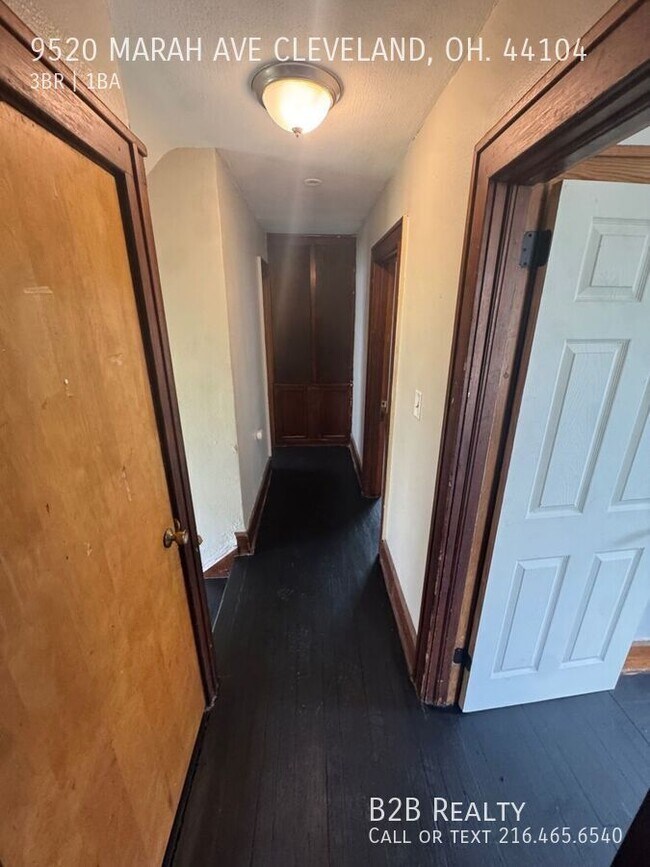 Building Photo - 9520 Marah Ave